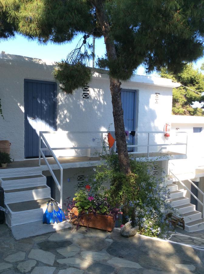 Rosys Little Village Skala  Luaran gambar